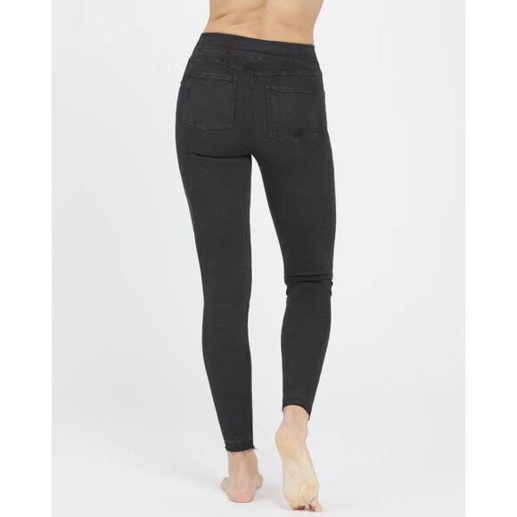 Spanx Distressed Vintage Black Skinny Jeans -Size: XS - Picture 3 of 15